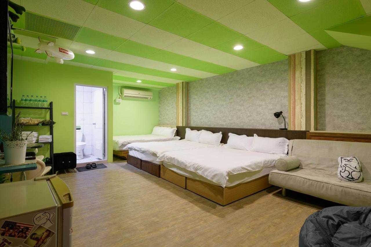 羅東夜市 小宅一生民宿 Night Market Small House Lifetime Hotel Luodong Exterior foto