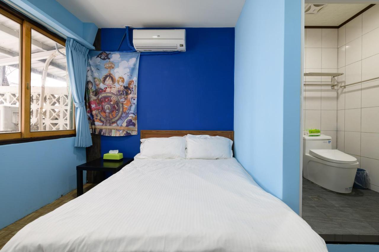 羅東夜市 小宅一生民宿 Night Market Small House Lifetime Hotel Luodong Exterior foto